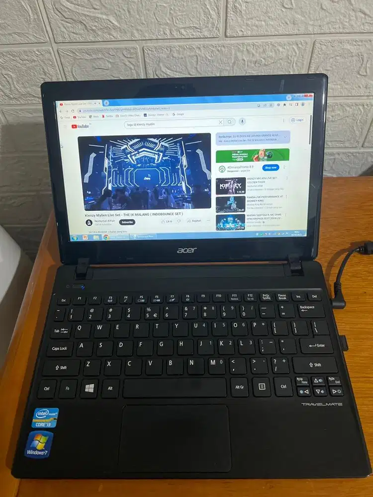Di jual Notebook ACER Travel Mate CORE I3
