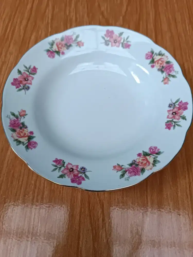 Piring Lawas Vintage