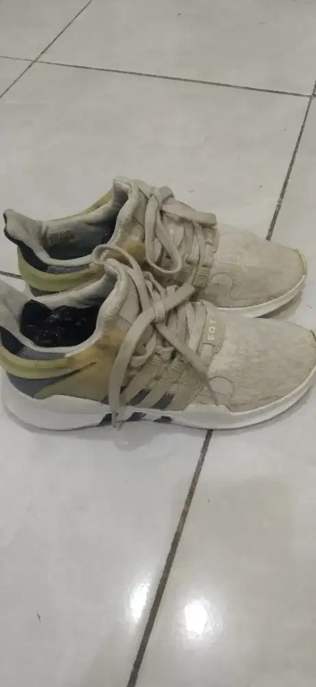 Sepatu Adidas EGT
