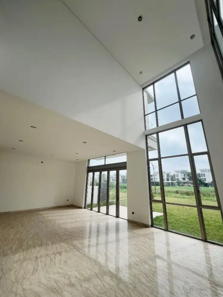 Pik, Rumah View Golf dan Danau