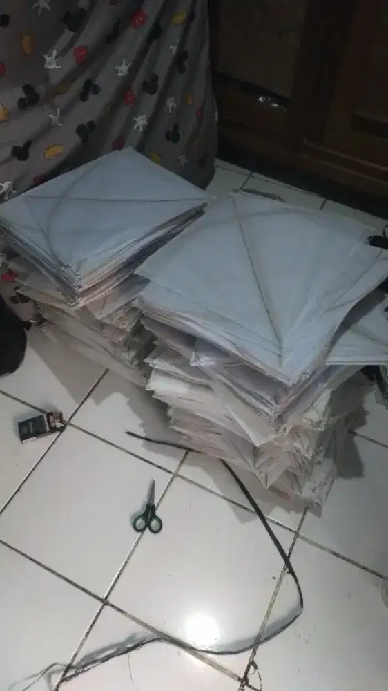 Layangan jabruk polos