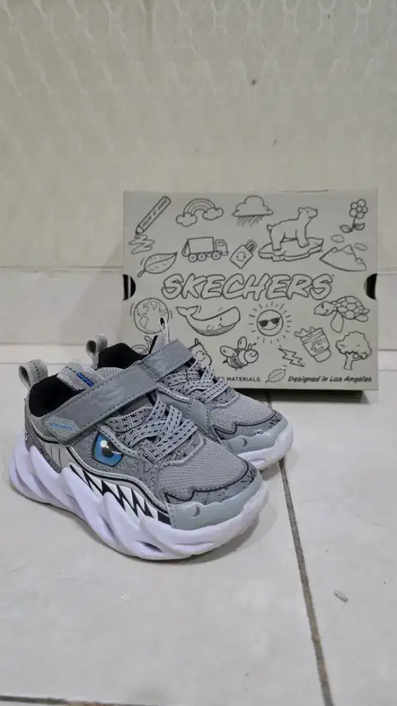 PRELOVED SKECHERS SHARK