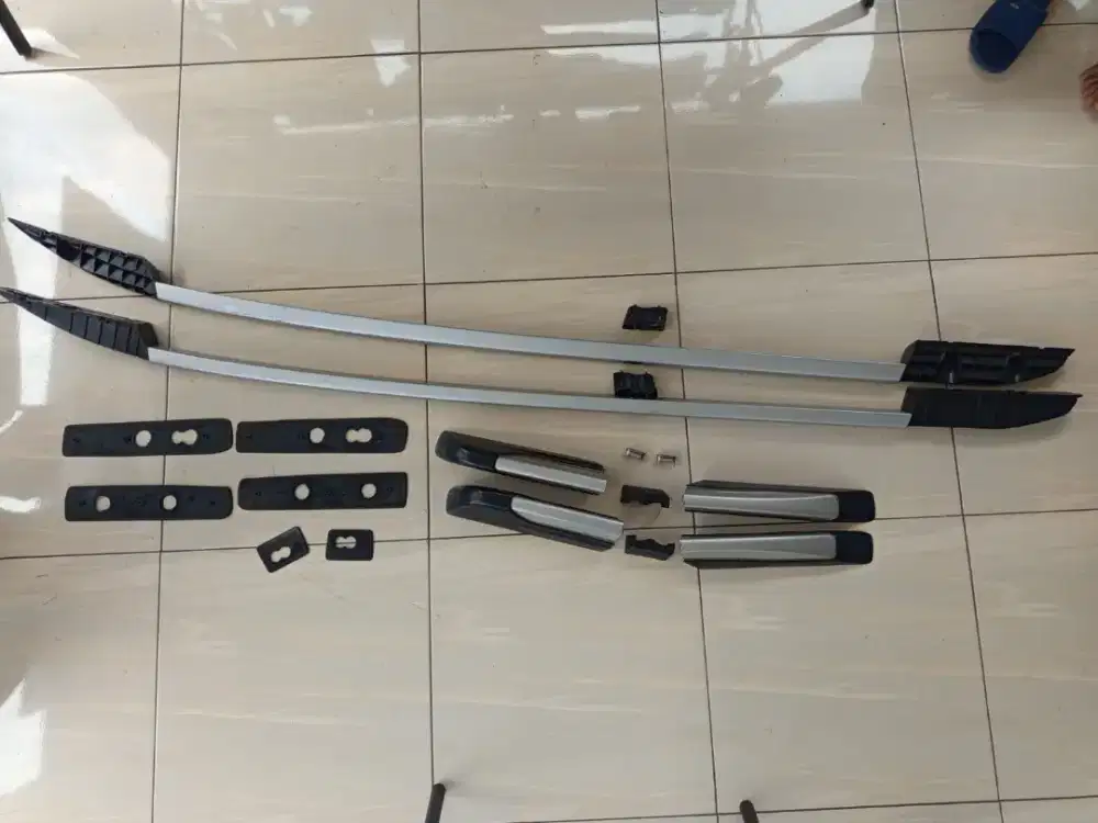 Roof rail grand Livina