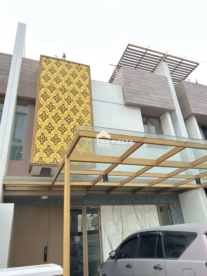 Dijual Rumah Mewah 3 Lantai Siap Huni di Puri 11 Heritage Residence