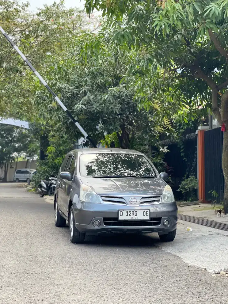 Grand Livina 1.5 XV Auto 2011 Sueger