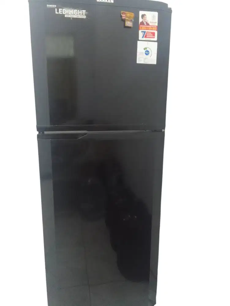KULKAS Medium- 2 Pintu