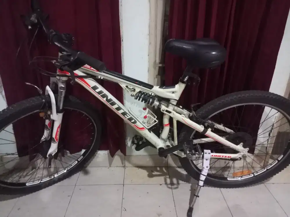 Sepeda MTB merk United Crossline 2.00