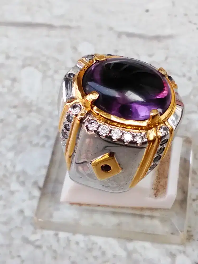 Cincin batu cubung kalimantan.