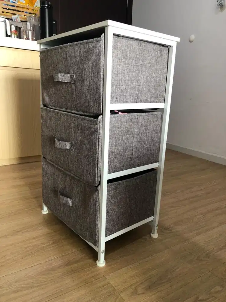 Rak penyimpanan Serba Guna