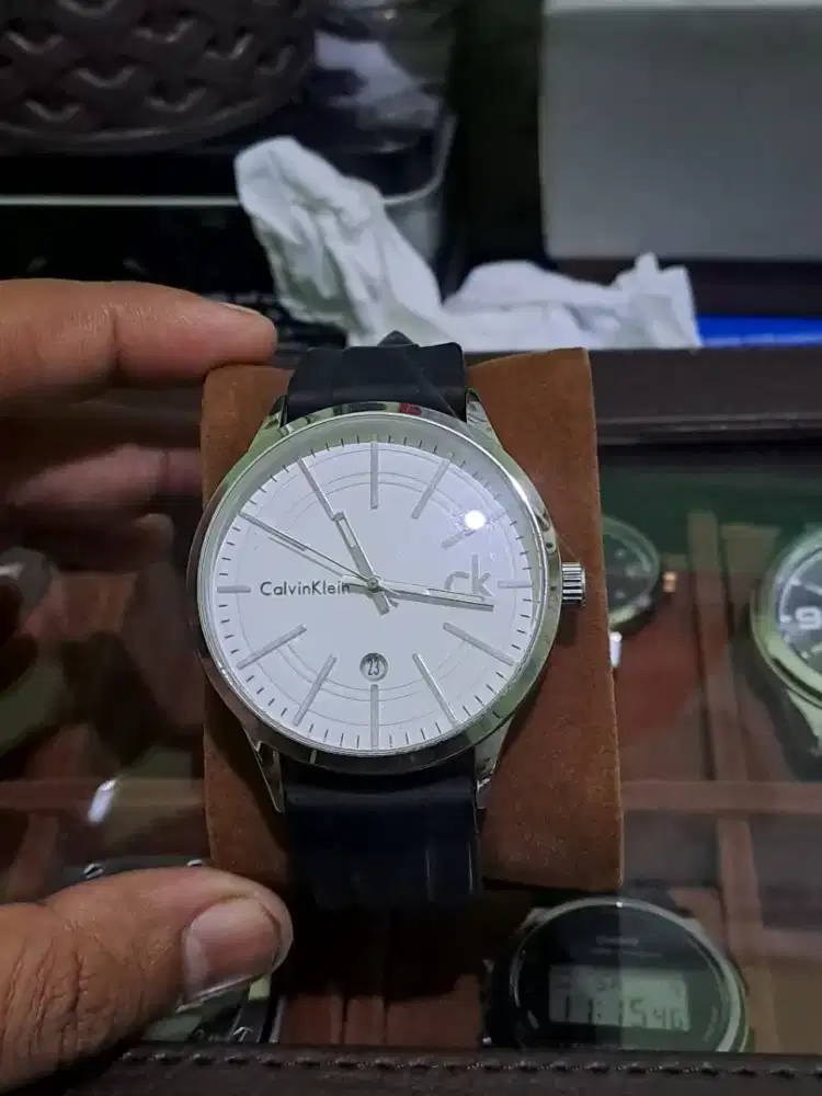 Calvin klein jam tangan