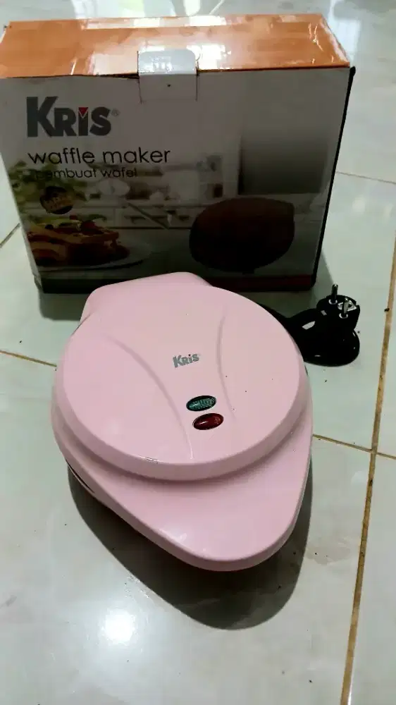 Kris waffle maker