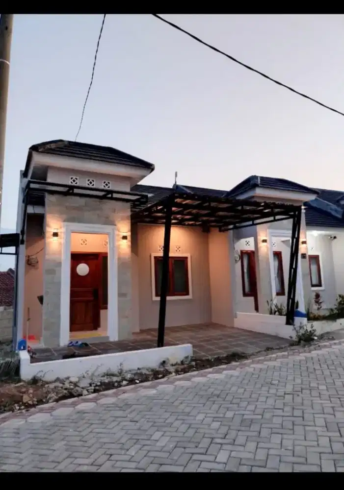Dijual Rumah cocok untuk tempat tinggal di Cluster Mawja No E7 KBK
