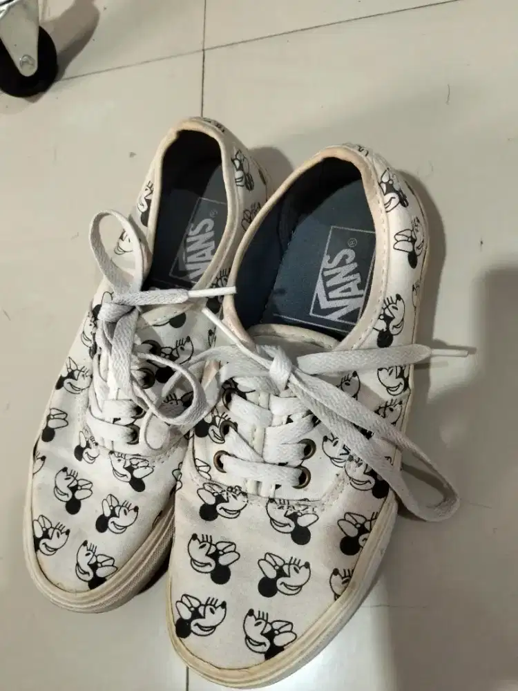 Vans Disney size 37 no box