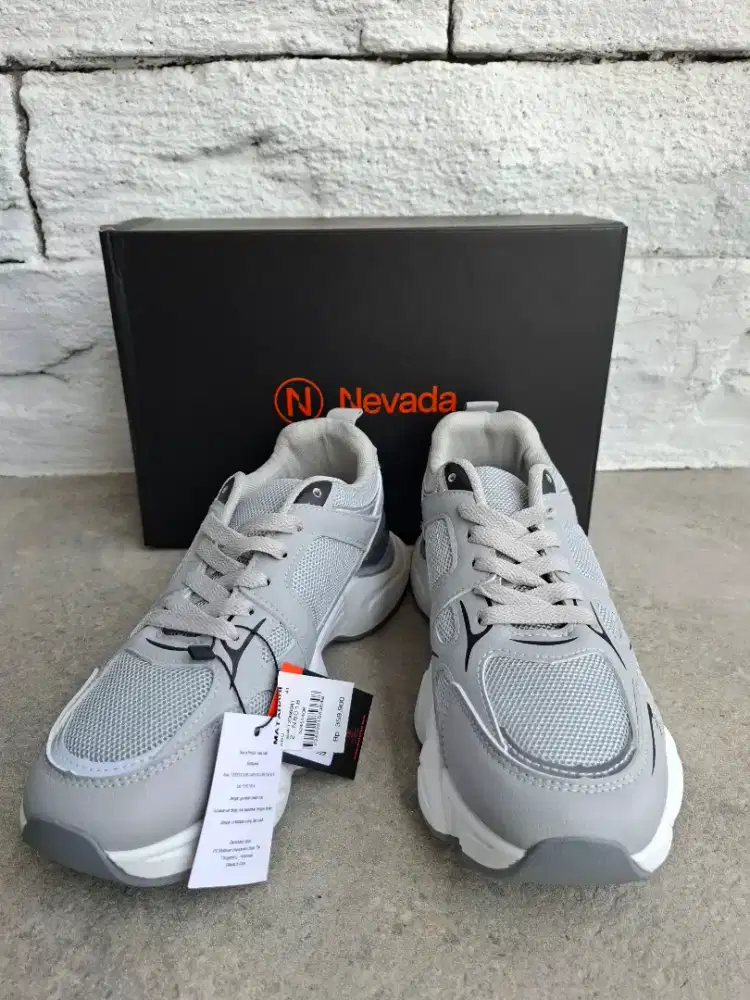Sepatu Running Nevada Size 41 Baru