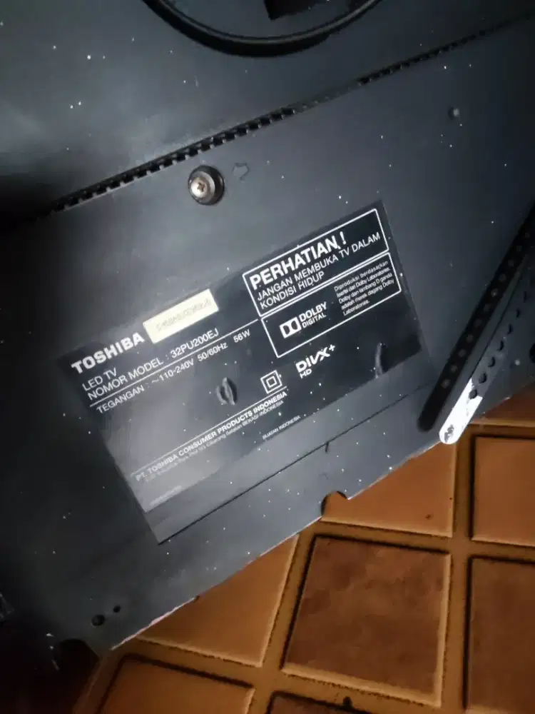 Dijual TV LED Toshiba 32 lengkap dg remote
