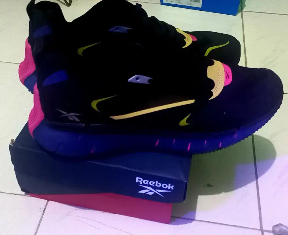 Reebok zig sepatu lari sepatu casual sepatu sekolah sneakers running