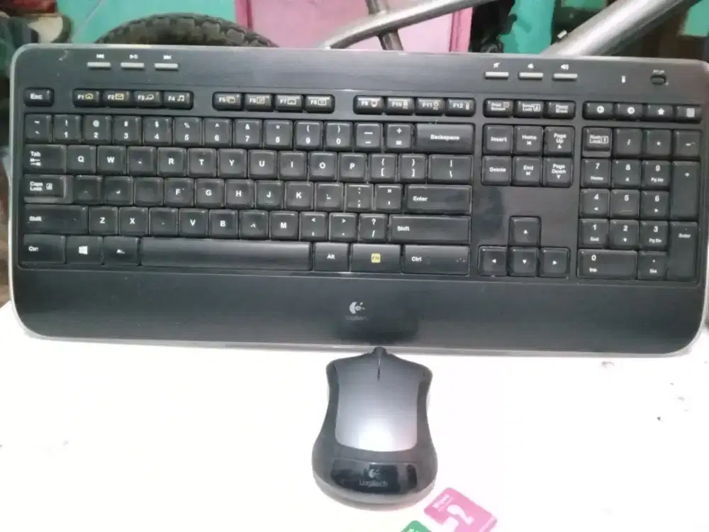 Keyboard Wireless Logitech K520r + Mouse