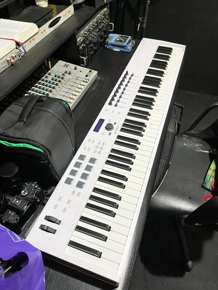 keyboard controller Arturia Keylab 88 Essential harga 8.6 JT