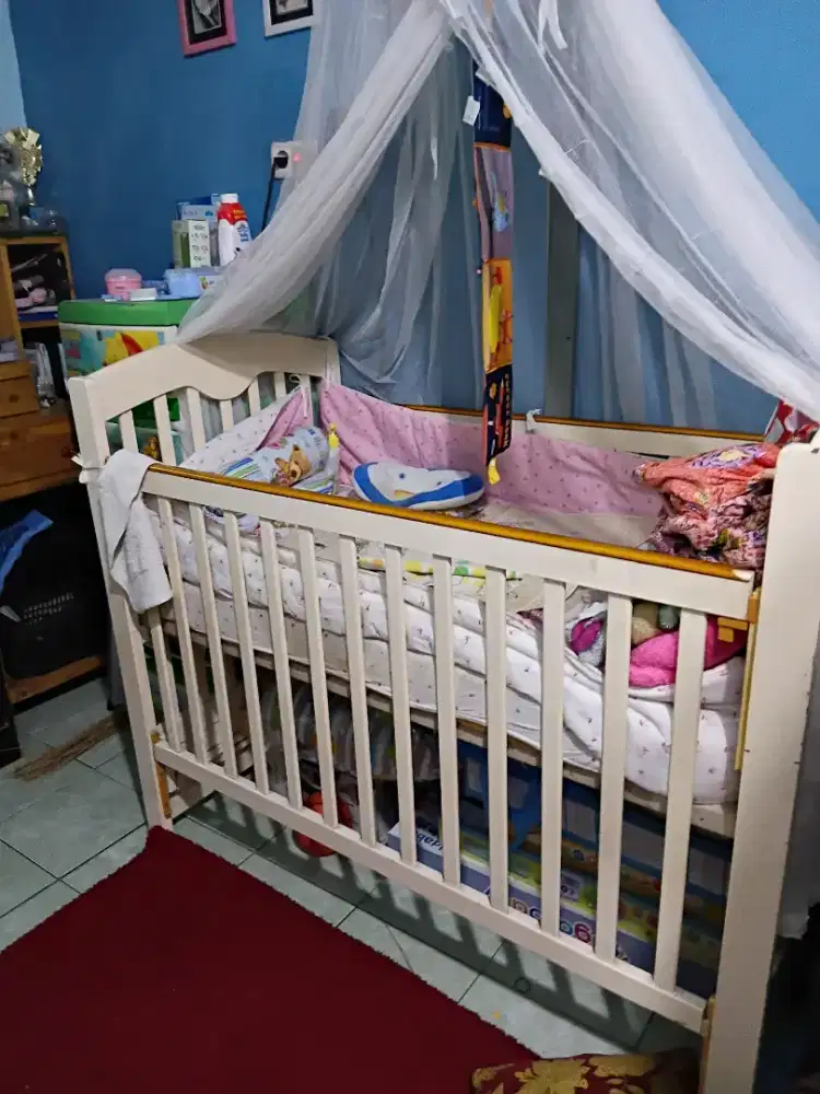 Ranjang bayi kayu asli