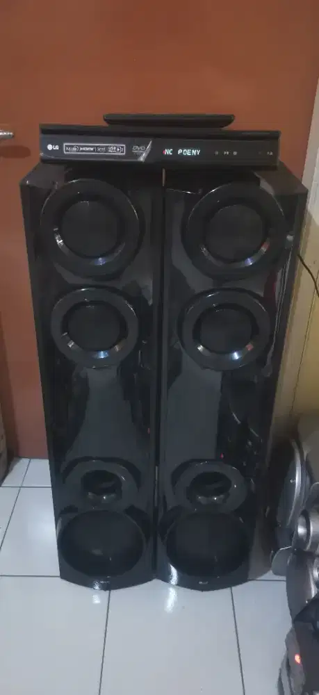 Home theater LG LHD675 bluetooth mulus setangan dr baru