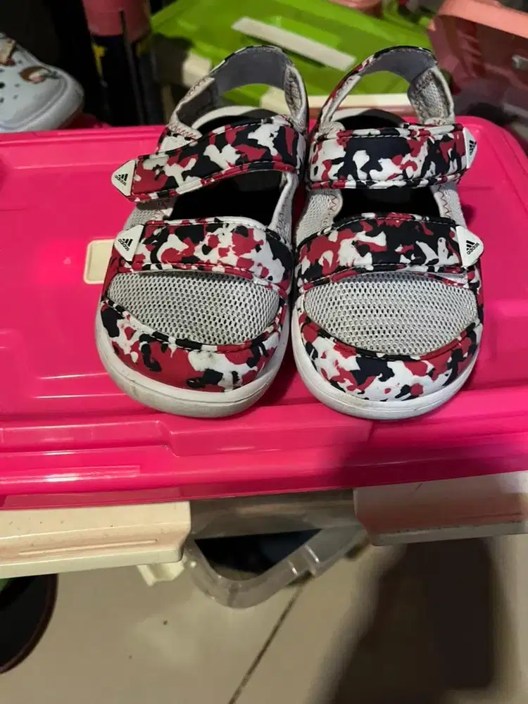 Preloved sepatu anak adidas