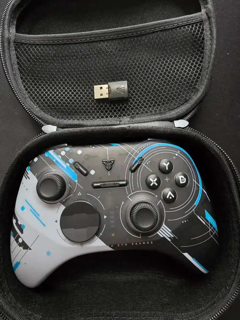 Fantech EOS PRO II Gamepad Wireless TMR Analog Controller + Case