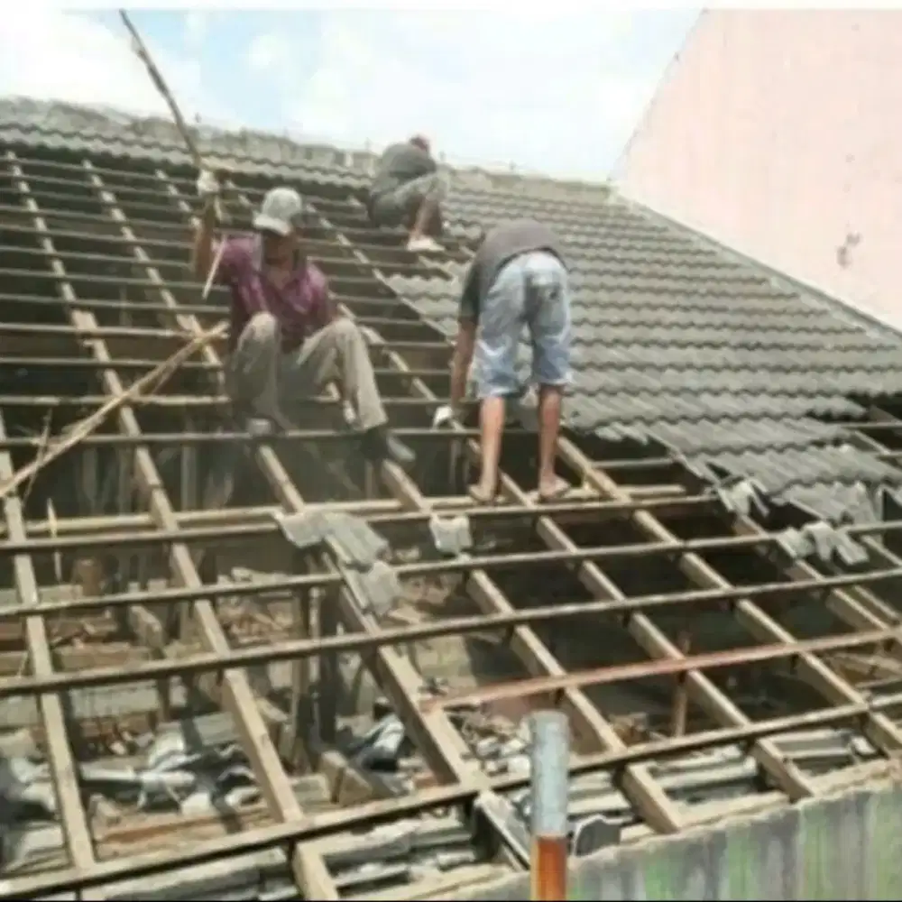Bongkar pasang atap genteng metal pasir