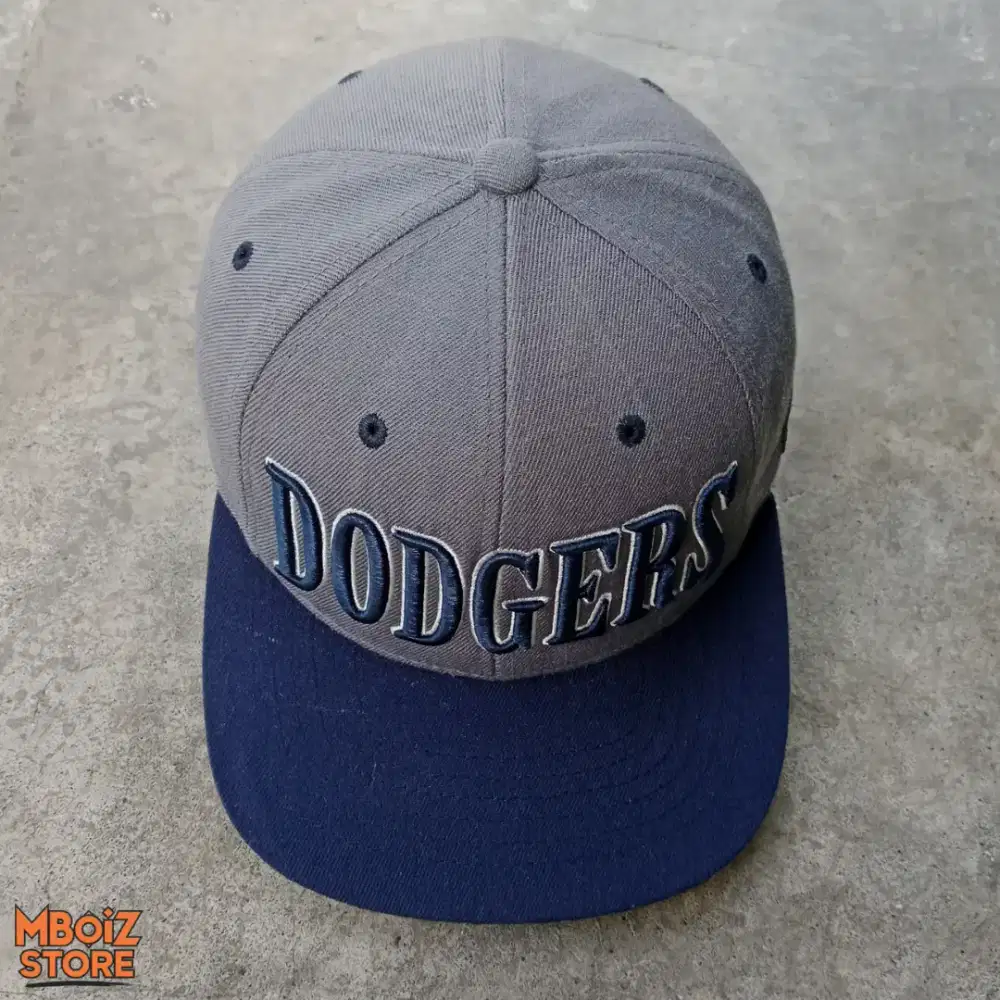 Topi DODGERS (HARGA PASS, NO COD, NO NEGO, SHOPEE FREE ADMIN)