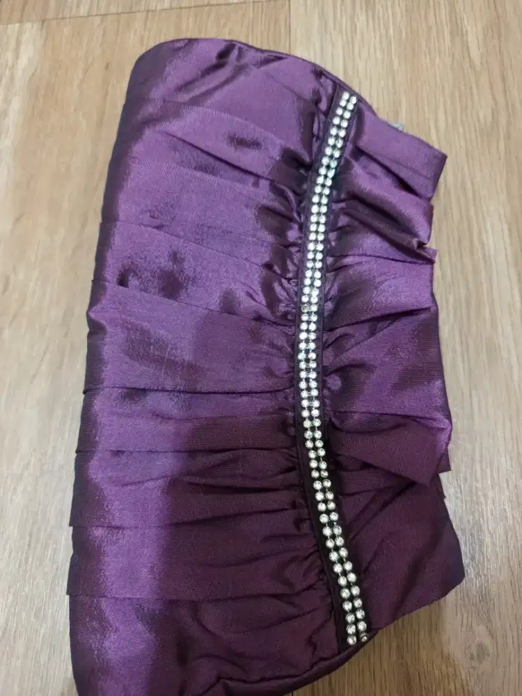 Tas pesta ungu mewah