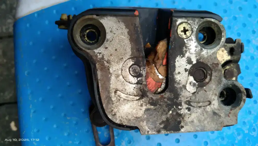 Mekanik pintu starlet