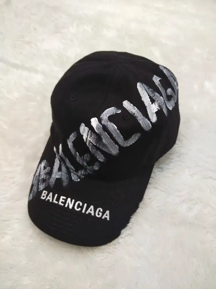 Luxury BALENCIAGA caps sangat bagus dan keren banget
