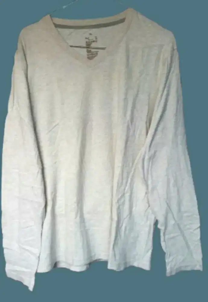 Kaos Lengan Panjang, Size XL. Abu-Abu Muda. Adem bahan 100% Katun.