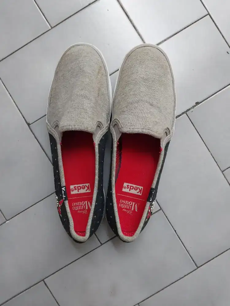 Sepatu Keds Minnie Mouse