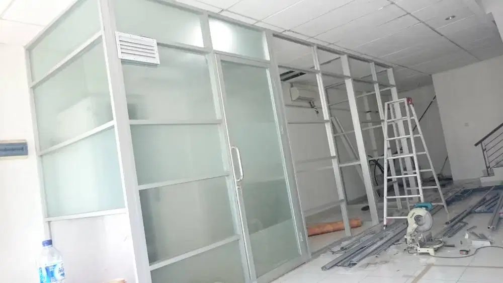 SEKAT PARTISI RUANGAN