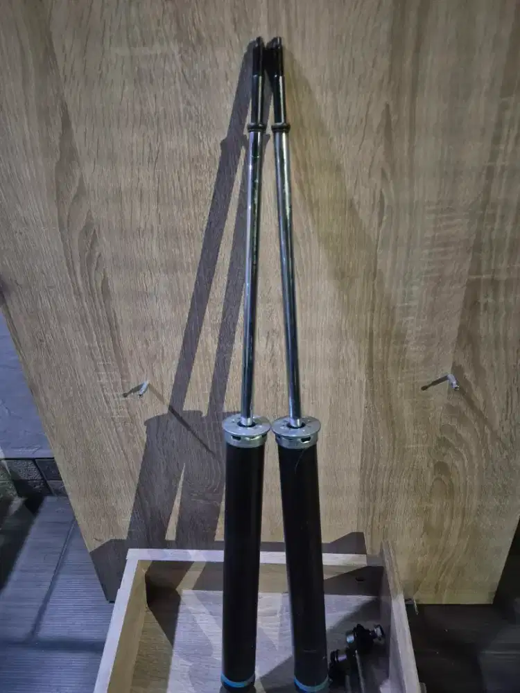 Shock belakang + Link stabilizer depan Ayla/Agya bawaan pabrik