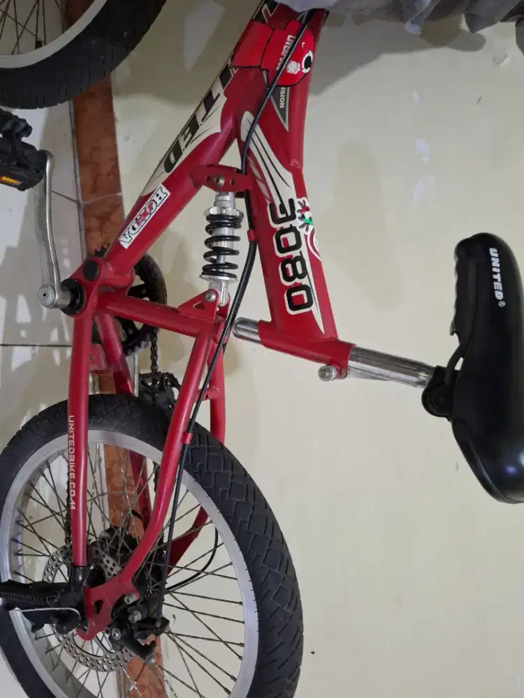SEPEDA UNITED 3080