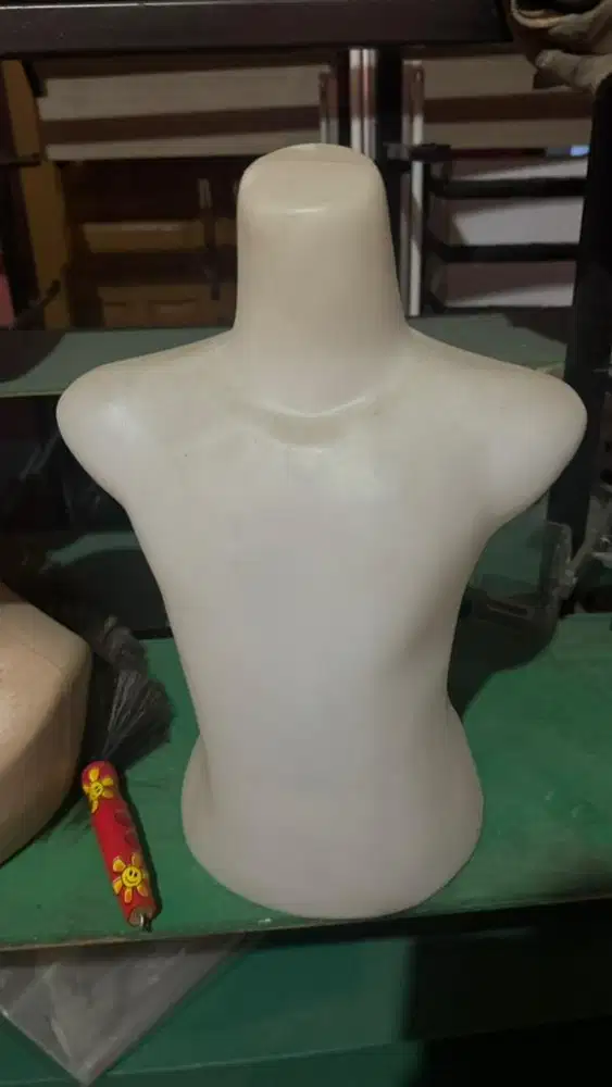 Patung pajangan anak wanita dan dewasa