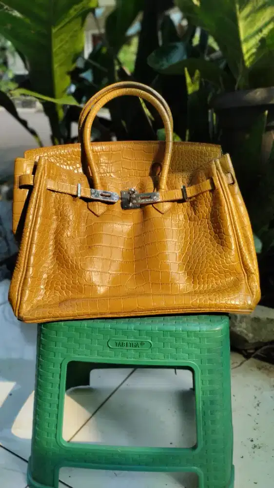 Preloved Tas Kulit Import Model Birkin Croco Warna Cokelat Emas