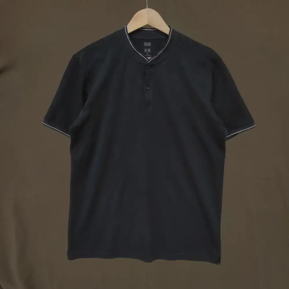 Kaos Polo Uniqlo Shanghai