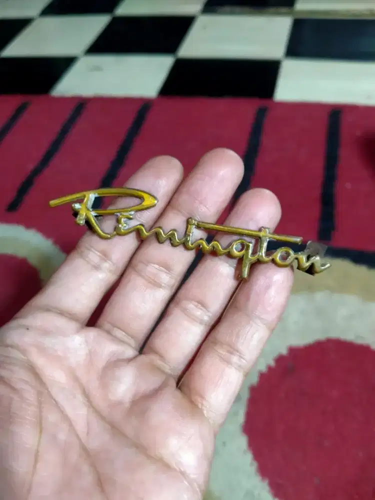 EmbLem Radio Remington