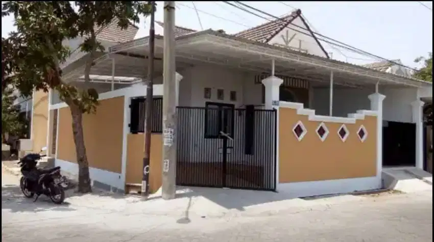 Rumah pojok di puri indah sidoarjo kota