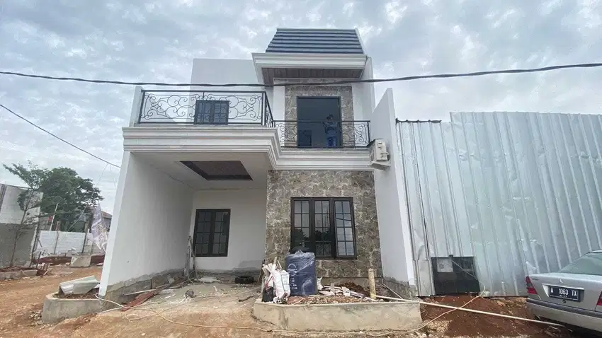 RUMAHMEWAH CLASIK EROPA 700 JUTAAN DEKAT TOLCIBUBUR