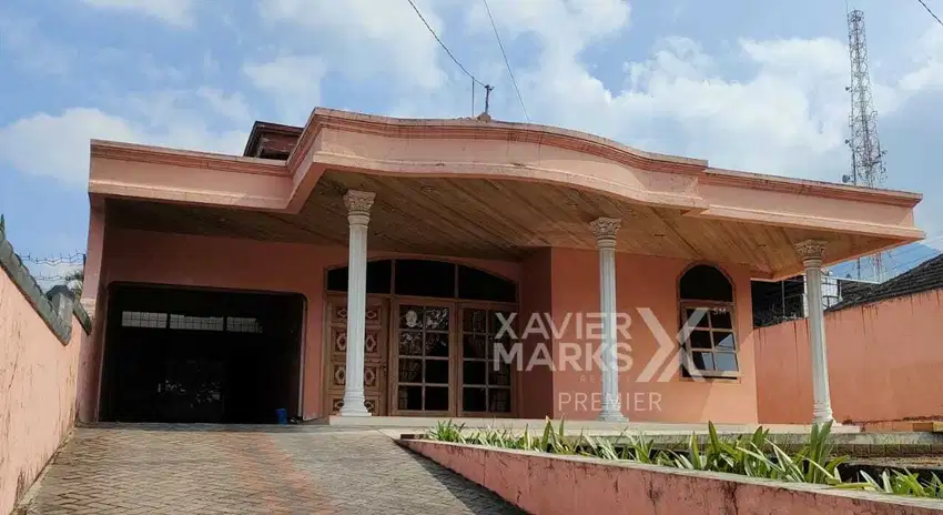 V1 Dijual Rumah Tanah Luas Pinggir Jalan Dekat Wisata di Batu Malang