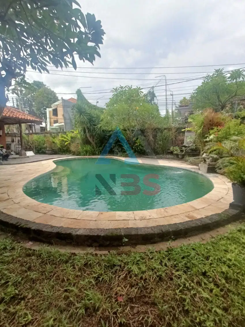 DIJUAL VILLA DAN RESTORAN DI KEROBOKAN