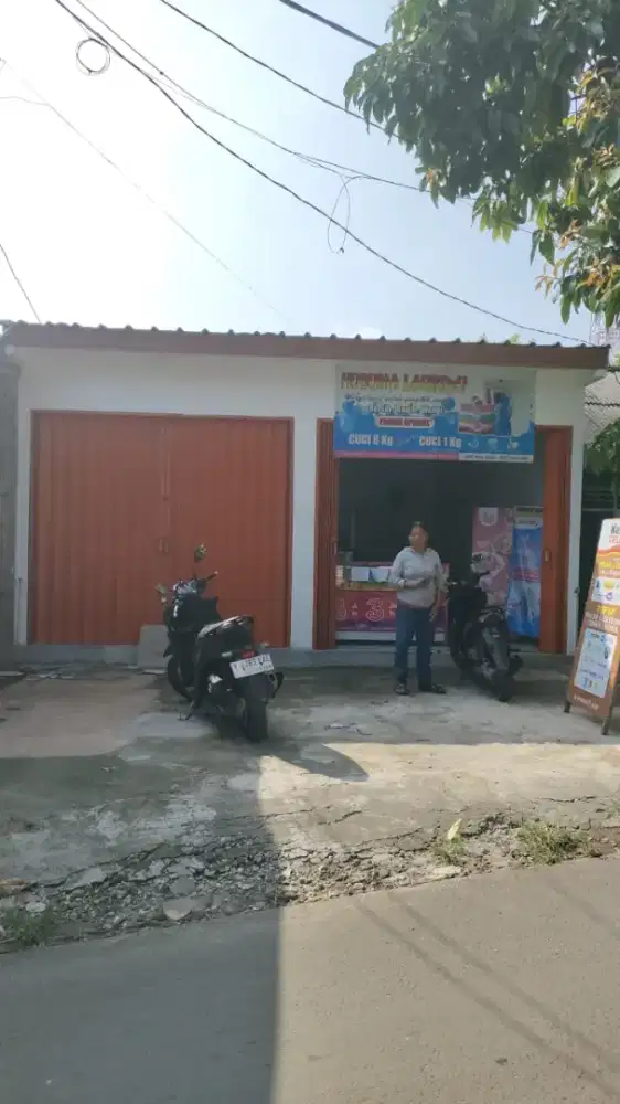 Kios ruko gandeng 2 unit, depan perumahan, daerah ramai, jalan lebar
