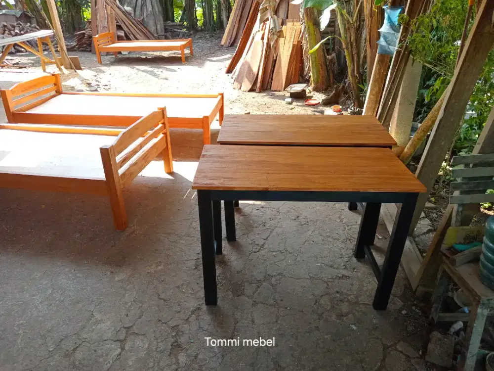 Meja serbaguna masakini