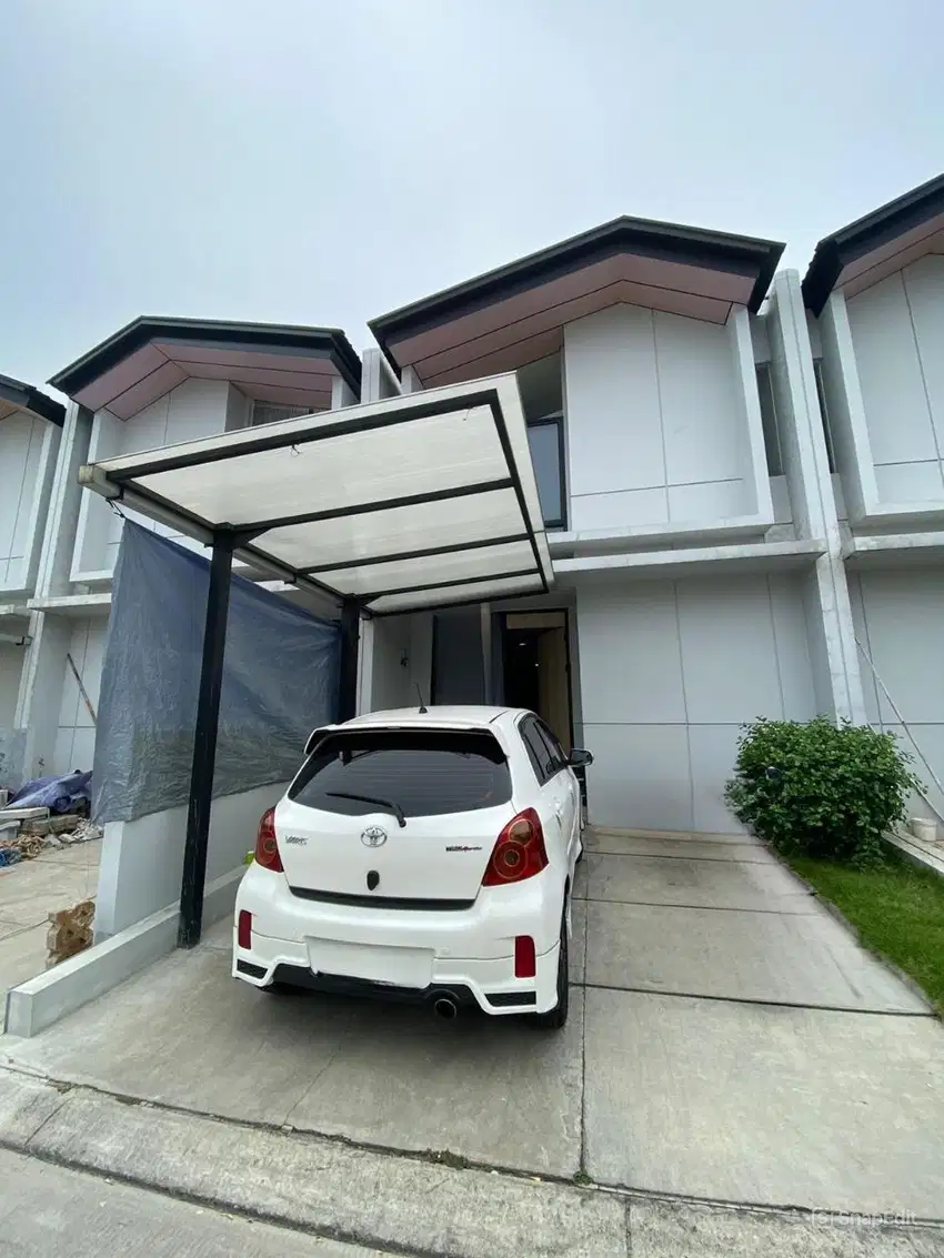 DISEWAKAN RUMAH CLUSTER WATERFRONT Lippo Cikarang