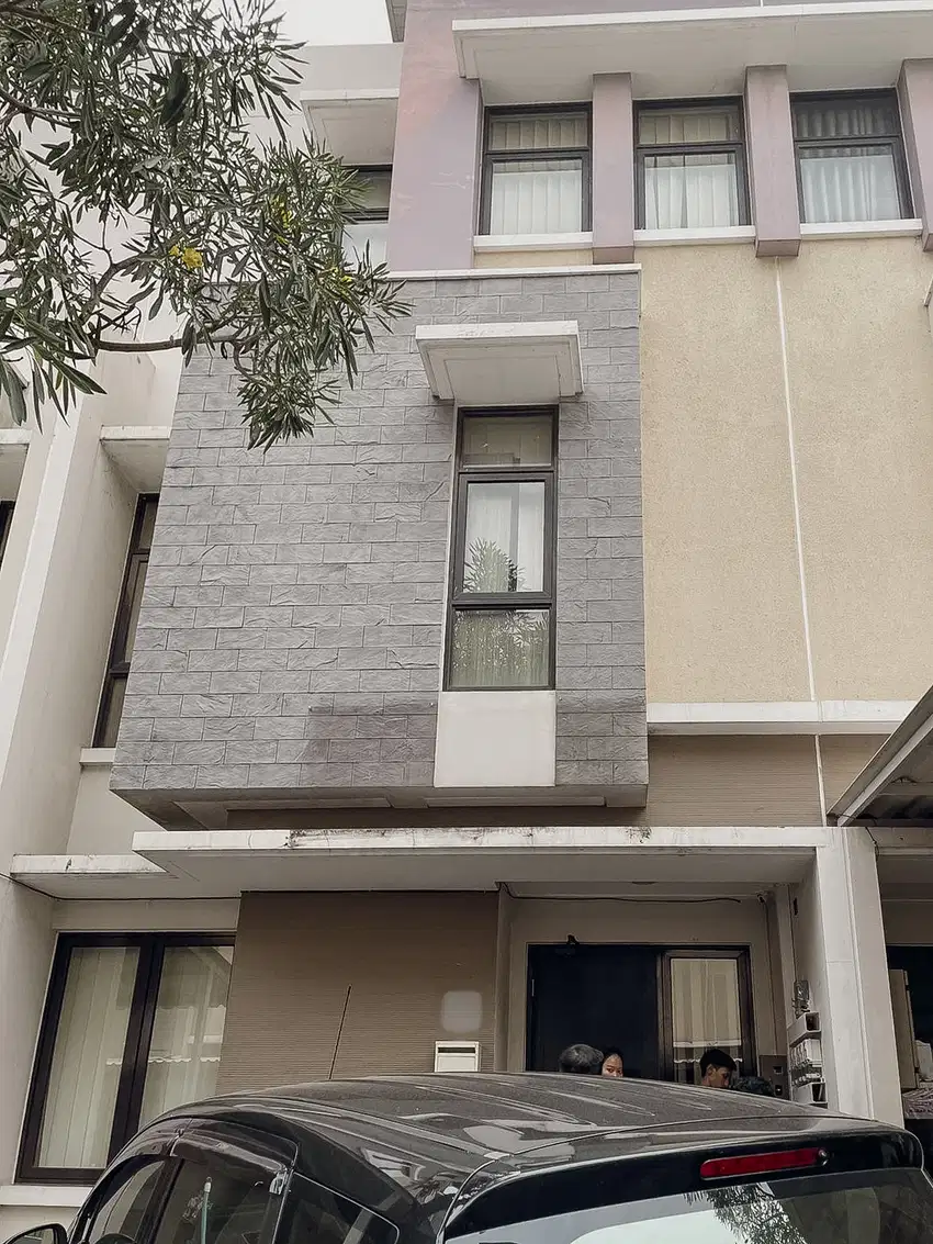 Rumah Kost Furnished 3 Lantai Siap Operasional di Allogio, Summarecon