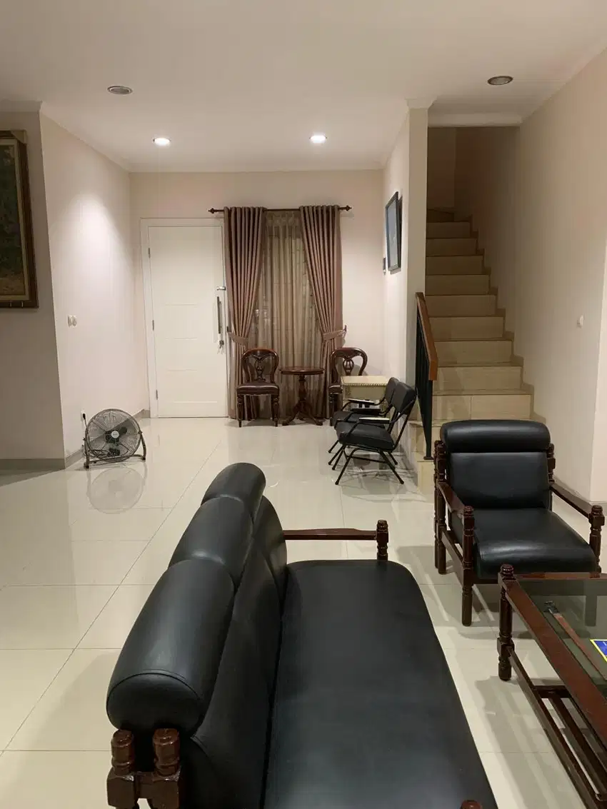 Dijual Rumah 2 lantai di Perumahan Villa Melati Mas Serpong Tangerang