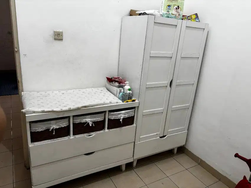 Little Equi loop Changing Table dan Lemari Bayi (Preloved)